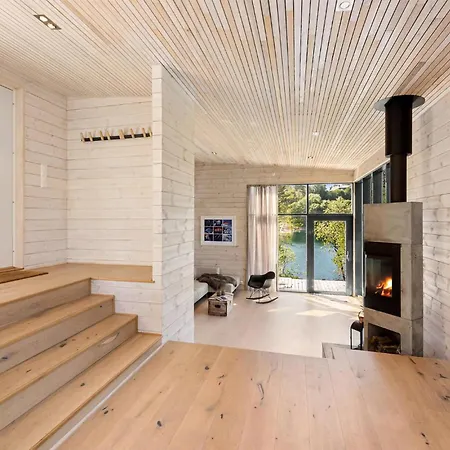 בית נופש 4 Bedroom Lovely In *