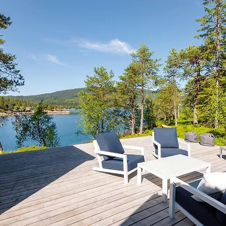 Semesterbostad 4 Bedroom Lovely In