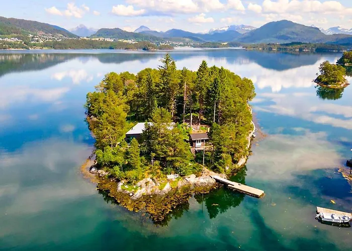 בית נופש 4 Bedroom Lovely In *