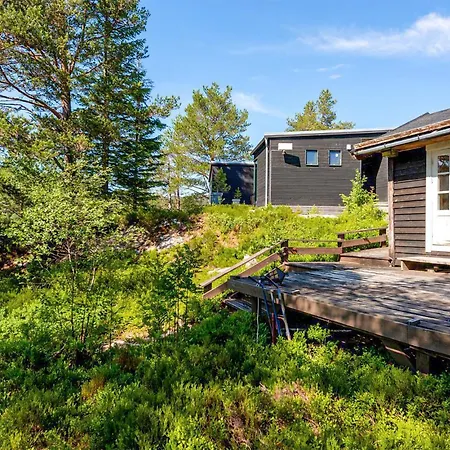 4 Bedroom Cozy In Semesterbostad *